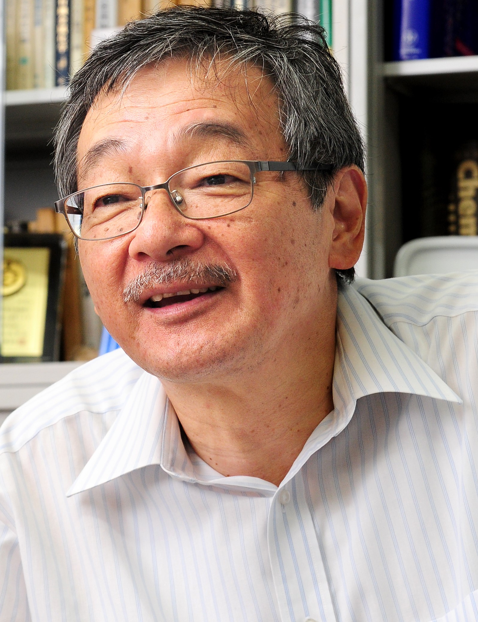 Kazunari Domen 
